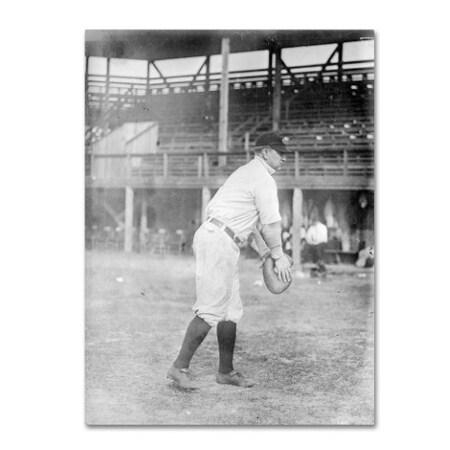 Trademark Fine Art Lantern Press 'People 37' Canvas Art, 24x32 ALI9357-C2432GG